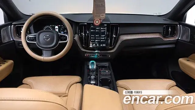 Volvo XC60 2021 — Şəkil 18/20