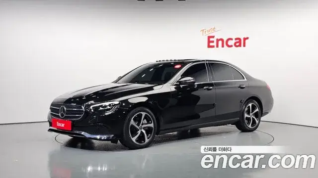 Mercedes-Benz E-Class 2021 — Photo 6/20