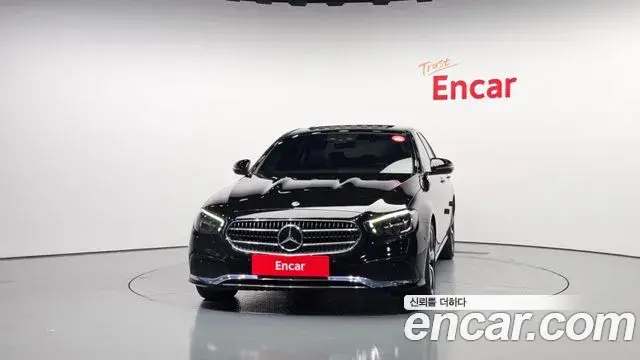 Mercedes-Benz E-Class 2021 — Photo 16/20
