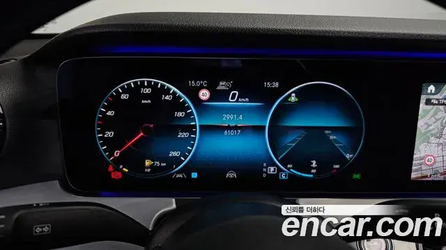 Mercedes-Benz E-Class 2021 — Photo 19/20