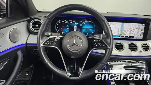 Mercedes-Benz E-Class 2021 — Photo 14/20
