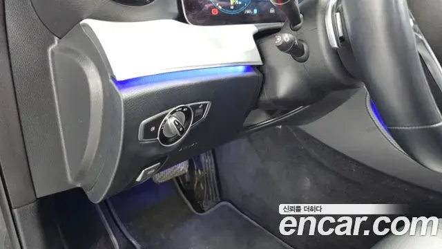 Mercedes-Benz E-Class 2021 — Photo 20/20