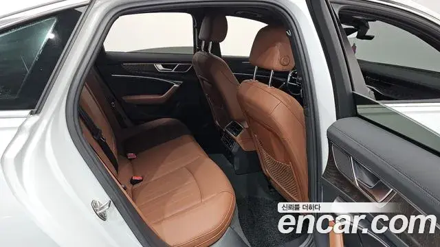 Audi A6 2023 — Фото 12/20