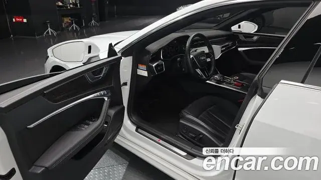 Audi A7 2021 — Фото 11/20