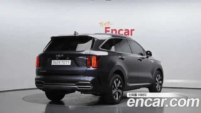 Kia Sorento 2023 — ფოტო 11/20