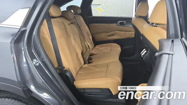 Kia Sorento 2023 — ფოტო 17/20