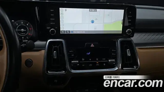 Kia Sorento 2023 — ფოტო 8/20