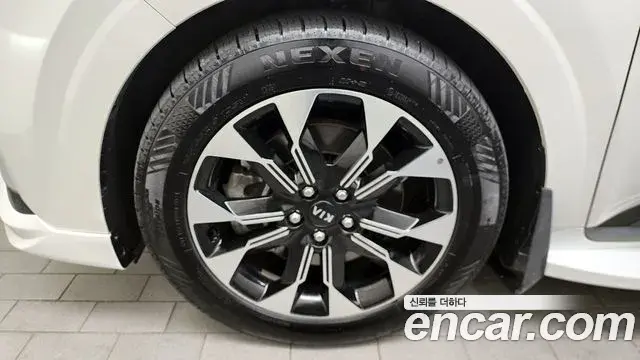 Kia Carnival 2020 — Photo 5/20