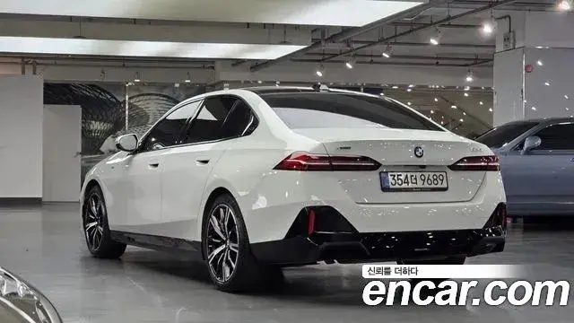 BMW 5 Series 2025 — Photo 13/15