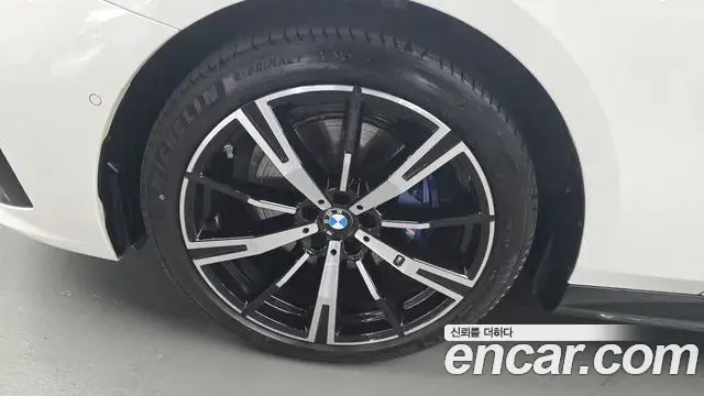 BMW 5 Series 2025 — Photo 1/15