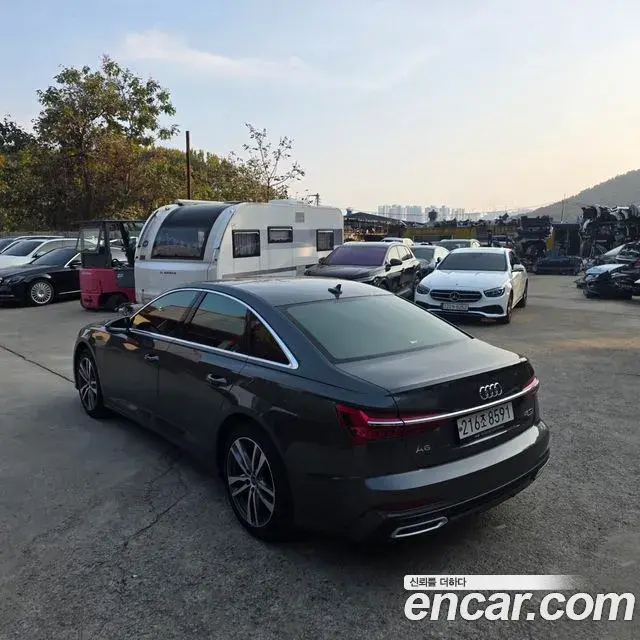 Audi A6 2021 — ფოტო 13/18