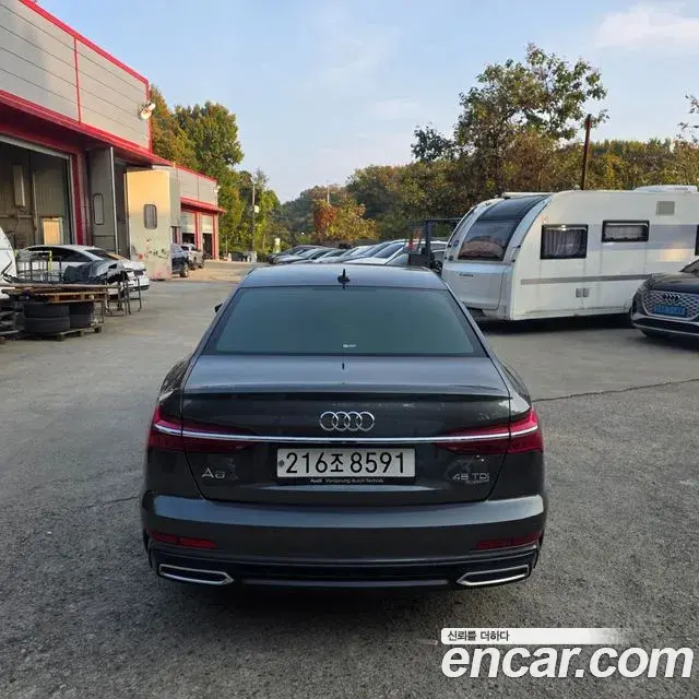 Audi A6 2021 — ფოტო 4/18