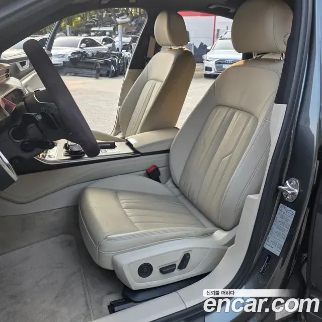 Audi A6 2021 — ფოტო 15/18