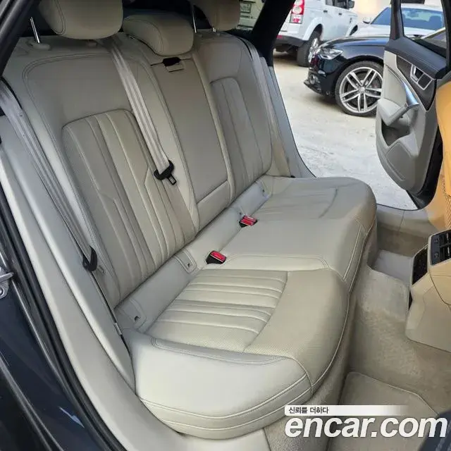 Audi A6 2021 — ფოტო 11/18