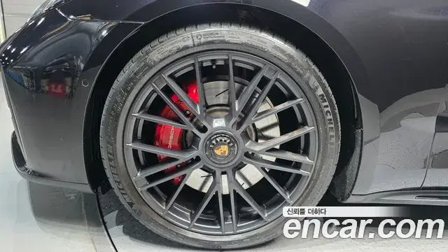 Porsche Panamera 2025 — Photo 18/20