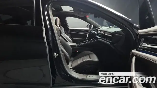 Porsche Panamera 2025 — Photo 10/20