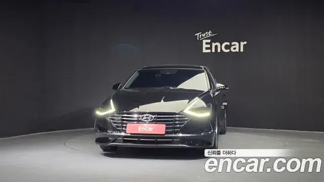 Hyundai Sonata Hybrid 2020 — Photo 16/20