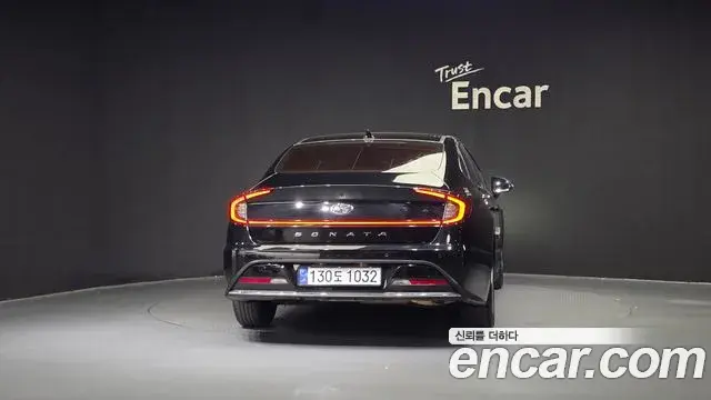 Hyundai Sonata Hybrid 2020 — Photo 8/20
