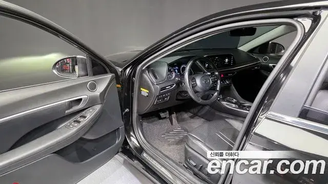 Hyundai Sonata Hybrid 2020 — Photo 15/20