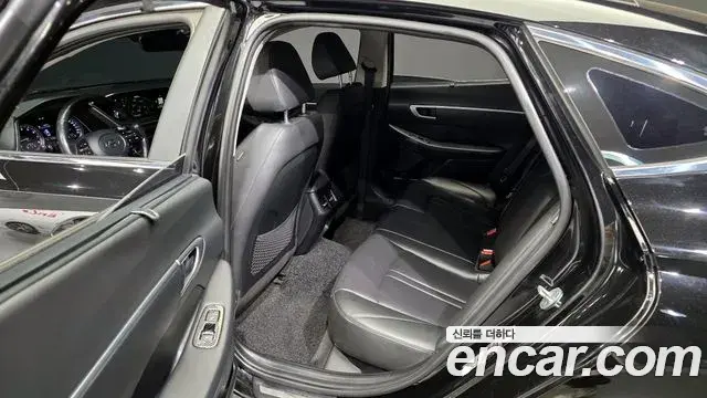 Hyundai Sonata Hybrid 2020 — Photo 19/20