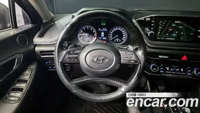 Hyundai Sonata Hybrid 2020 — Photo 2/20