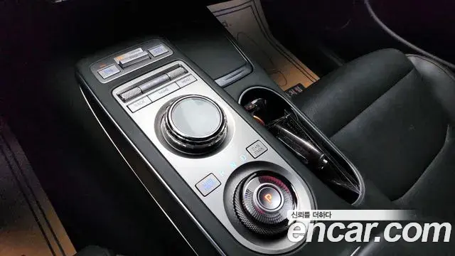 Genesis GV70 2023 — Şəkil 9/20