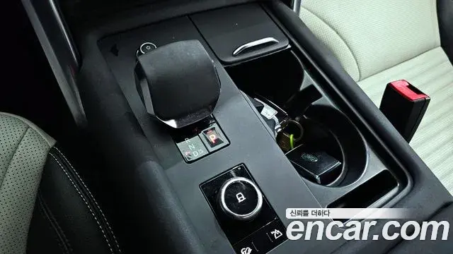 Land Rover Discovery 5 2021 — ფოტო 4/20
