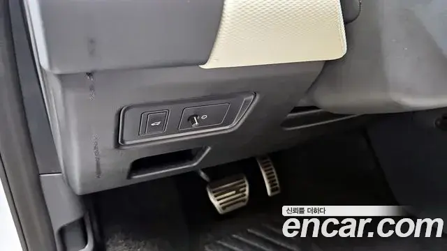 Land Rover Discovery 5 2021 — ფოტო 5/20