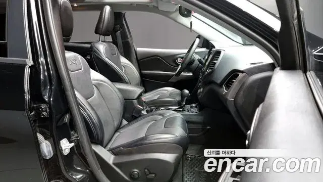 Jeep Cherokee 2022 — Şəkil 3/20