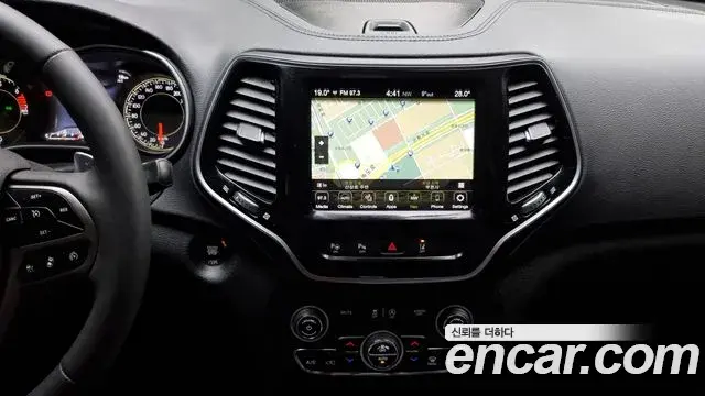 Jeep Cherokee 2022 — Şəkil 16/20