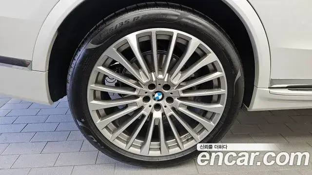 BMW X7 2025 — Photo 16/20