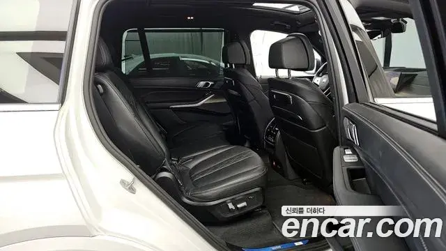 BMW X7 2025 — Photo 2/20