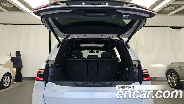 BMW X7 2025 — Photo 10/20