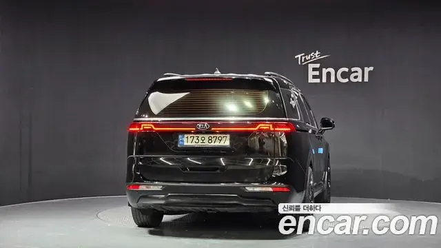 Kia Carnival 2021 — Фото 4/20