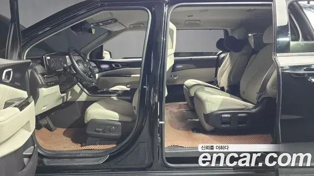 Kia Carnival 2021 — Фото 10/20