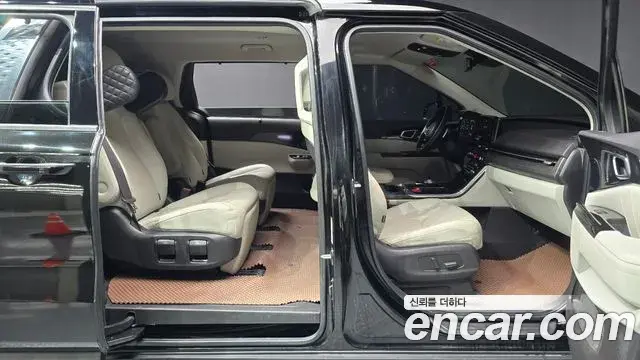Kia Carnival 2021 — Фото 11/20