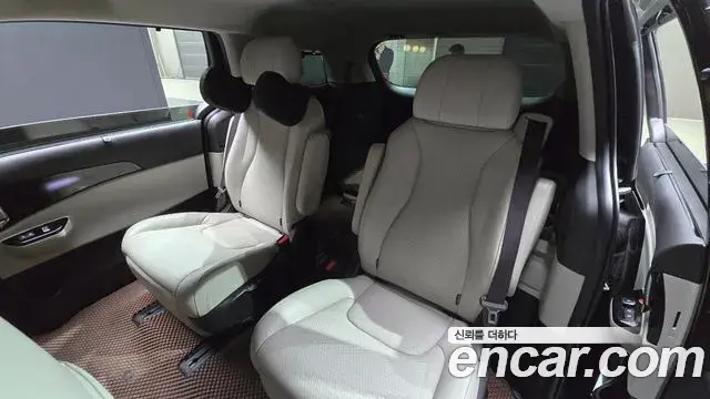Kia Carnival 2021 — Фото 12/20