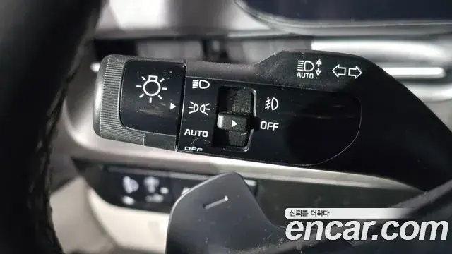 Kia Carnival 2021 — Фото 18/20