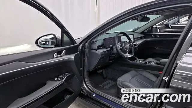 Kia K5 2025 — ფოტო 19/20