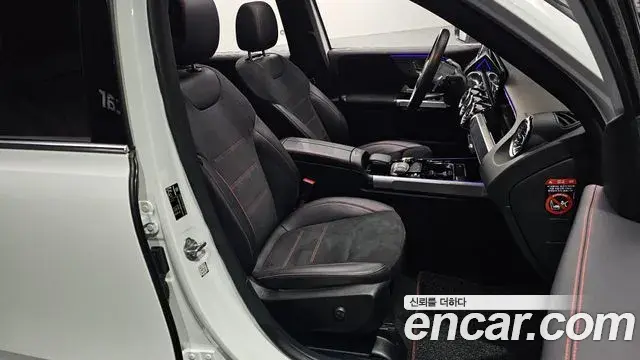 Mercedes-Benz GLB-Class 2022 — ფოტო 7/20