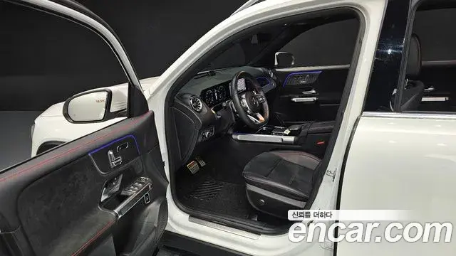 Mercedes-Benz GLB-Class 2022 — ფოტო 8/20