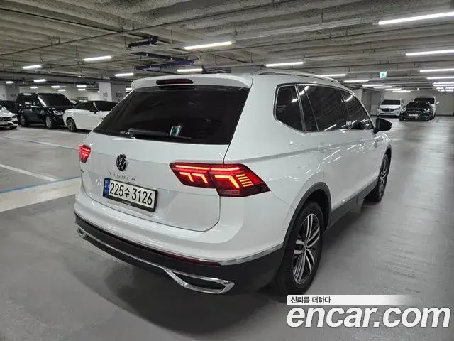 Volkswagen Tiguan Allspace 2022 — Photo 4/20