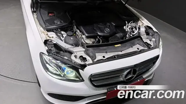 Mercedes-Benz E-Class 2018 — Photo 14/20