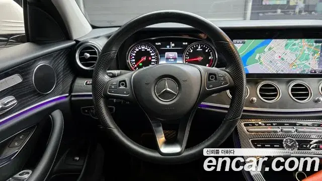 Mercedes-Benz E-Class 2018 — Photo 18/20