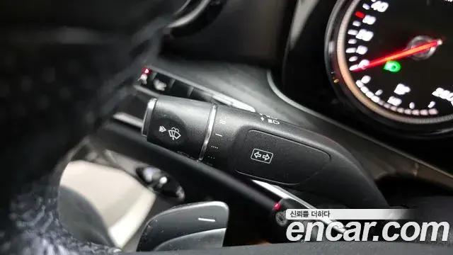 Mercedes-Benz E-Class 2018 — Photo 7/20