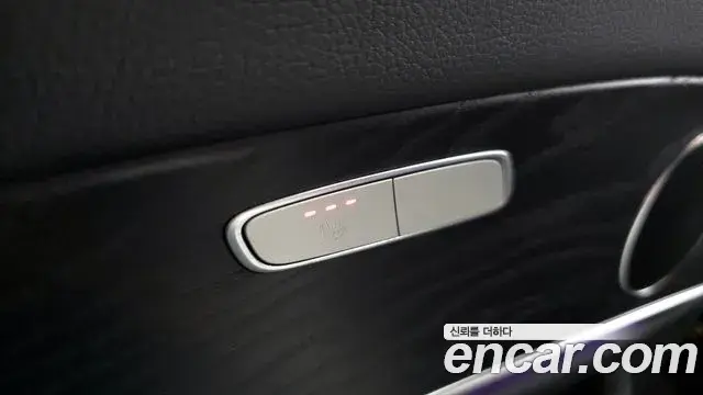 Mercedes-Benz E-Class 2018 — Photo 16/20