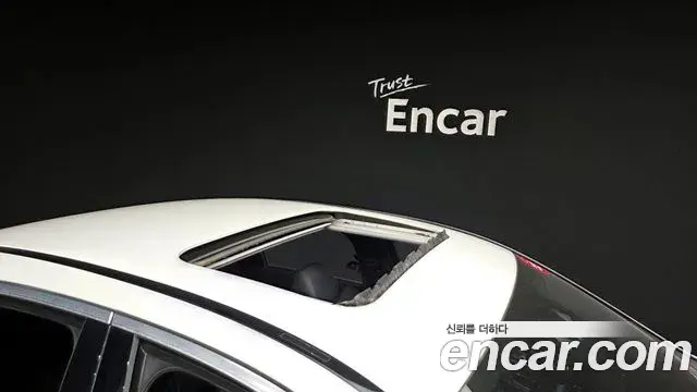 Mercedes-Benz E-Class 2018 — Photo 1/20