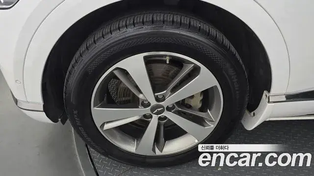 Genesis GV80 2021 — ფოტო 19/20