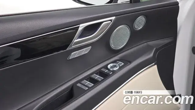 Genesis GV80 2021 — ფოტო 18/20