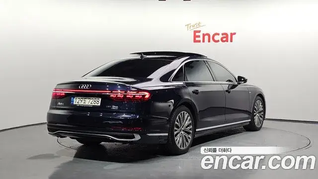 Audi A8 2022 — Şəkil 11/20